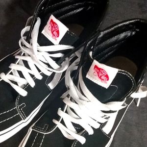 VANS "OFF THE WALL" MENS 9 SKATER SHOES